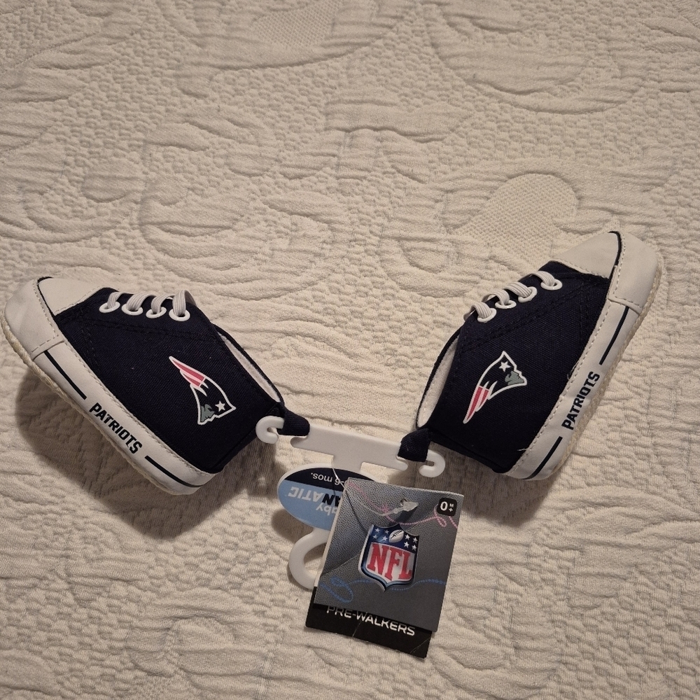 New England Patriots baby prewalker slip on shoes 0-6 months NWT